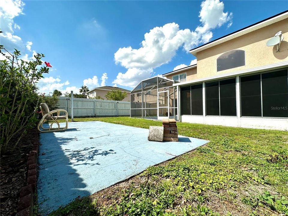 Active With Contract: $2,595 (3 beds, 2 baths, 2112 Square Feet)
