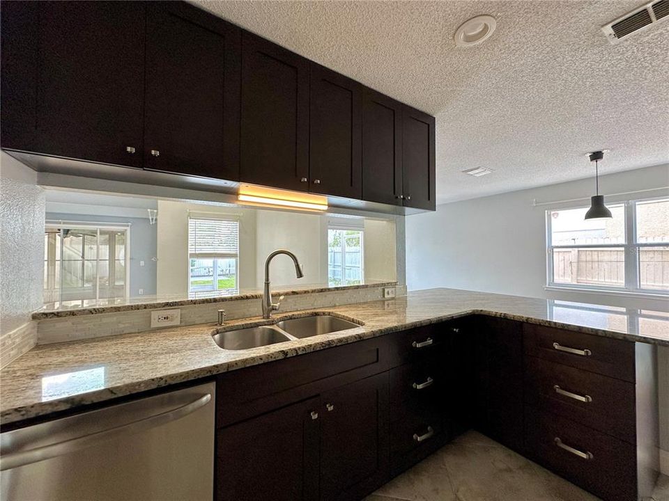 Active With Contract: $2,595 (3 beds, 2 baths, 2112 Square Feet)