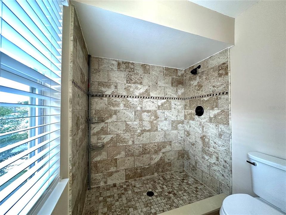 Active With Contract: $2,595 (3 beds, 2 baths, 2112 Square Feet)