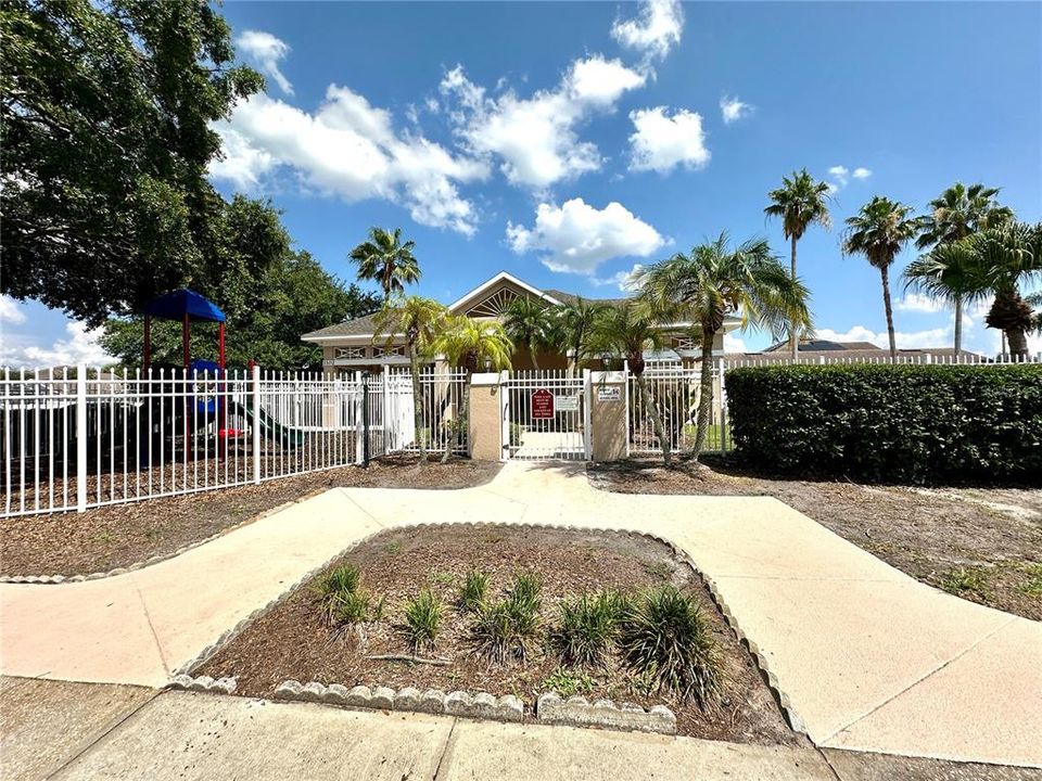 Active With Contract: $2,595 (3 beds, 2 baths, 2112 Square Feet)