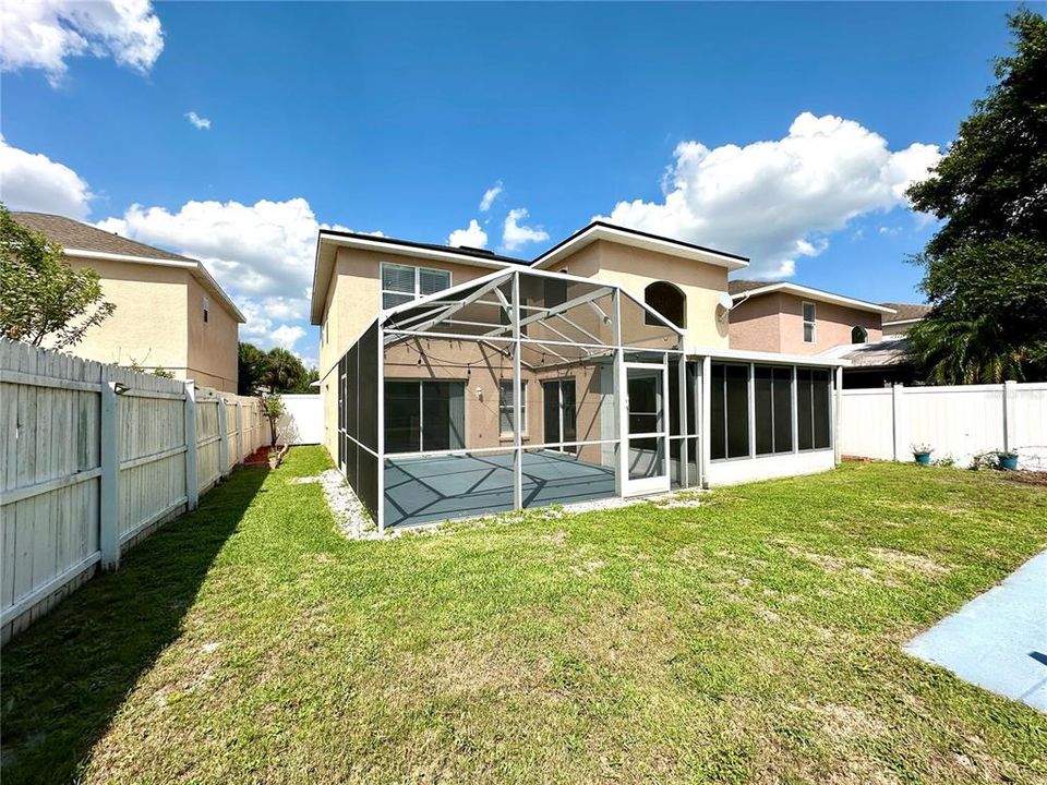 Active With Contract: $2,595 (3 beds, 2 baths, 2112 Square Feet)