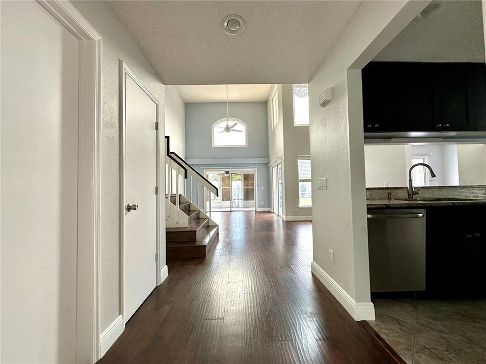 Active With Contract: $2,595 (3 beds, 2 baths, 2112 Square Feet)