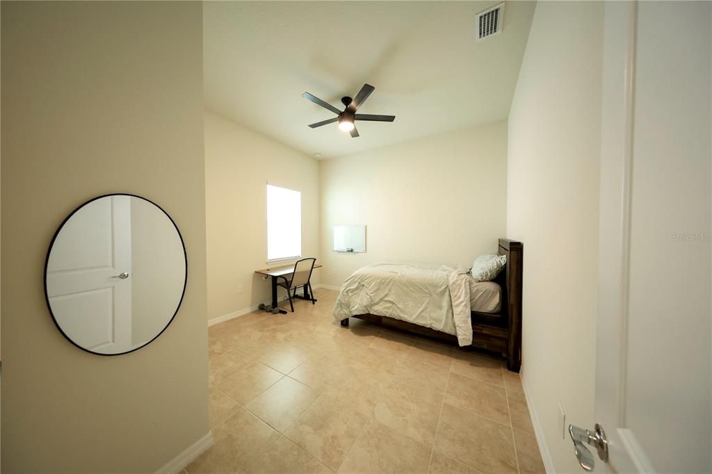 En Venta: $1,163,000 (4 camas, 3 baños, 2325 Pies cuadrados)