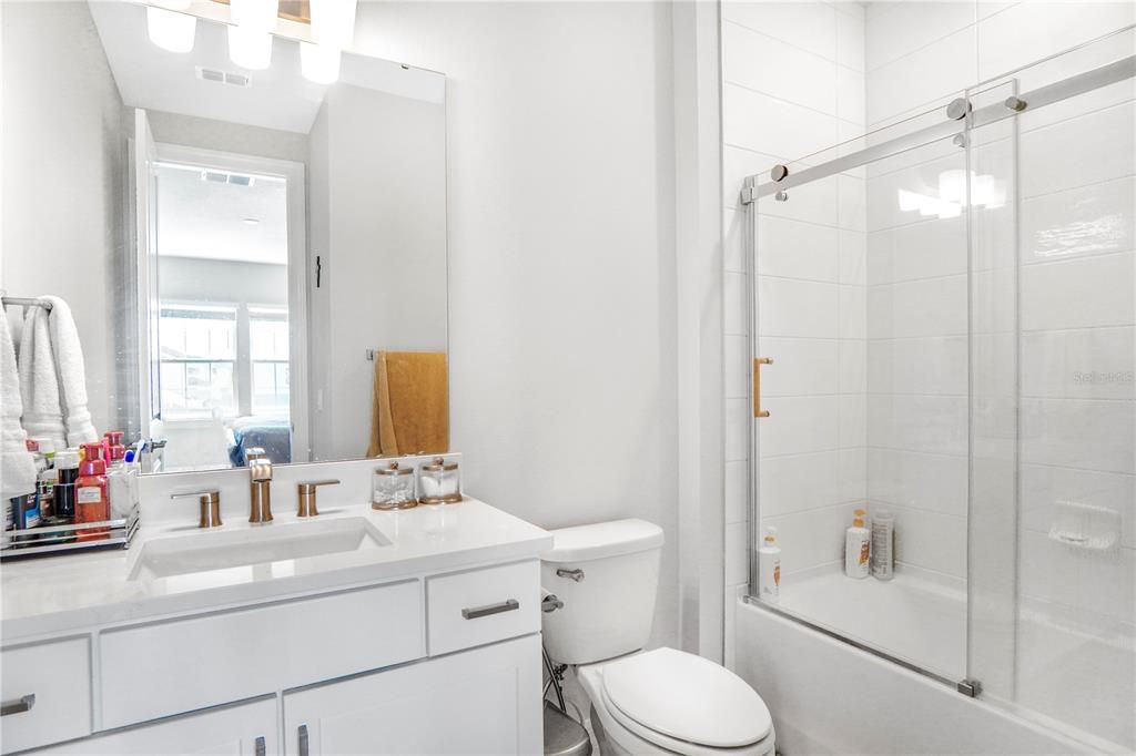 En Venta: $1,600,000 (5 camas, 5 baños, 4442 Pies cuadrados)