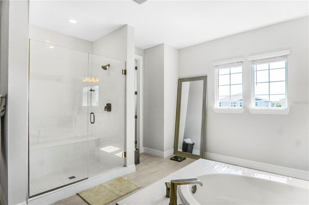 En Venta: $1,600,000 (5 camas, 5 baños, 4442 Pies cuadrados)