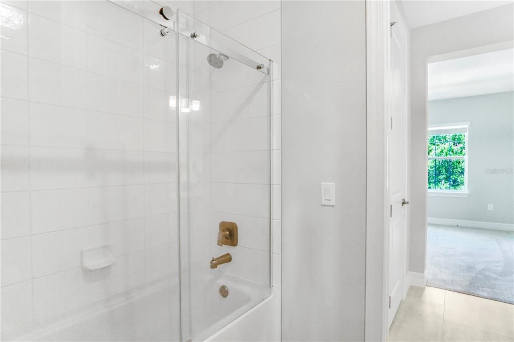 En Venta: $1,600,000 (5 camas, 5 baños, 4442 Pies cuadrados)