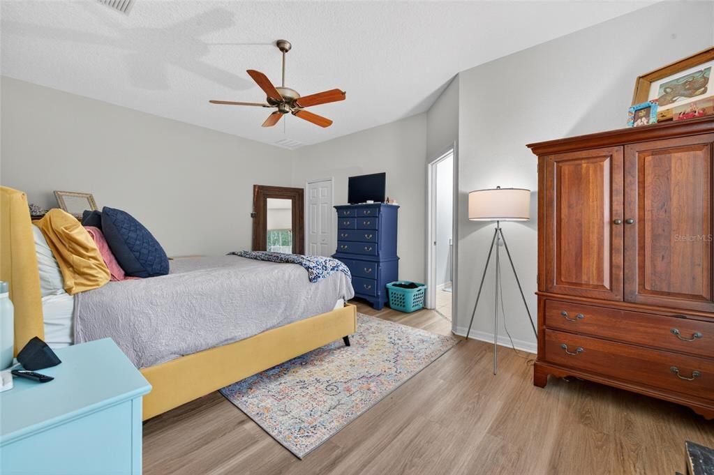 For Sale: $375,000 (3 beds, 2 baths, 2012 Square Feet)