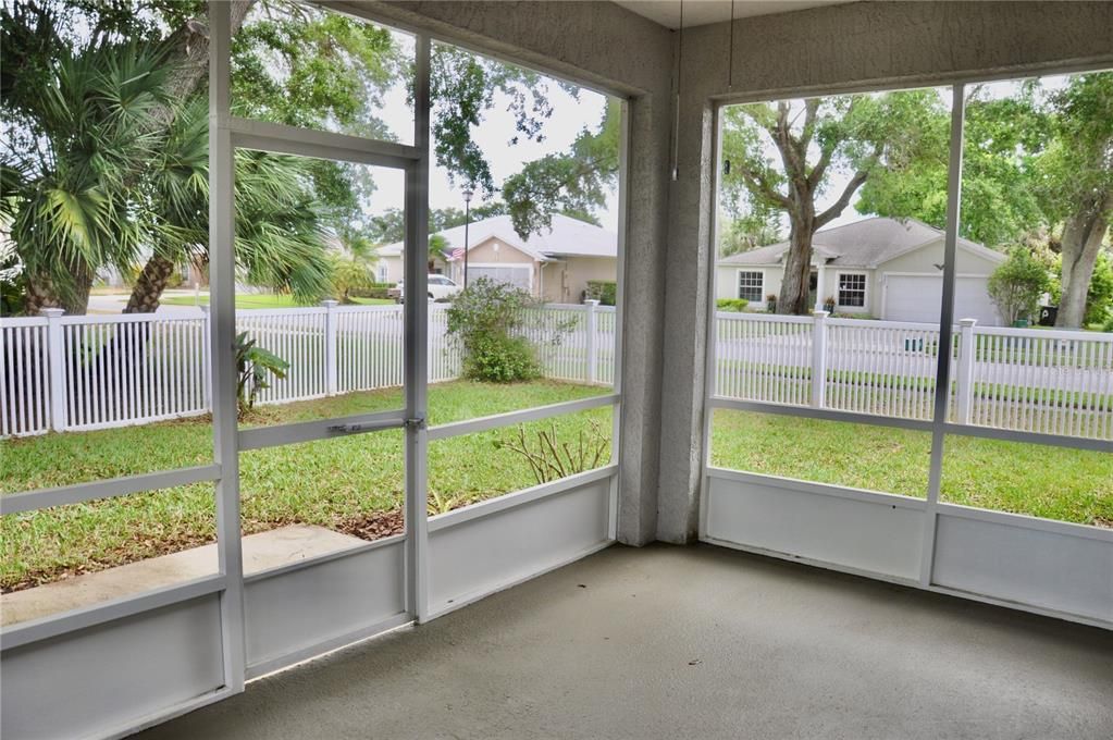 For Sale: $375,000 (3 beds, 2 baths, 2012 Square Feet)