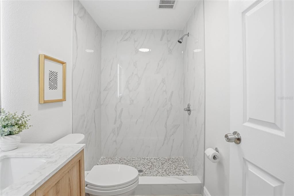 Под контрактом: $329,900 (4 спален, 2 ванн, 1516 Квадратных фут)