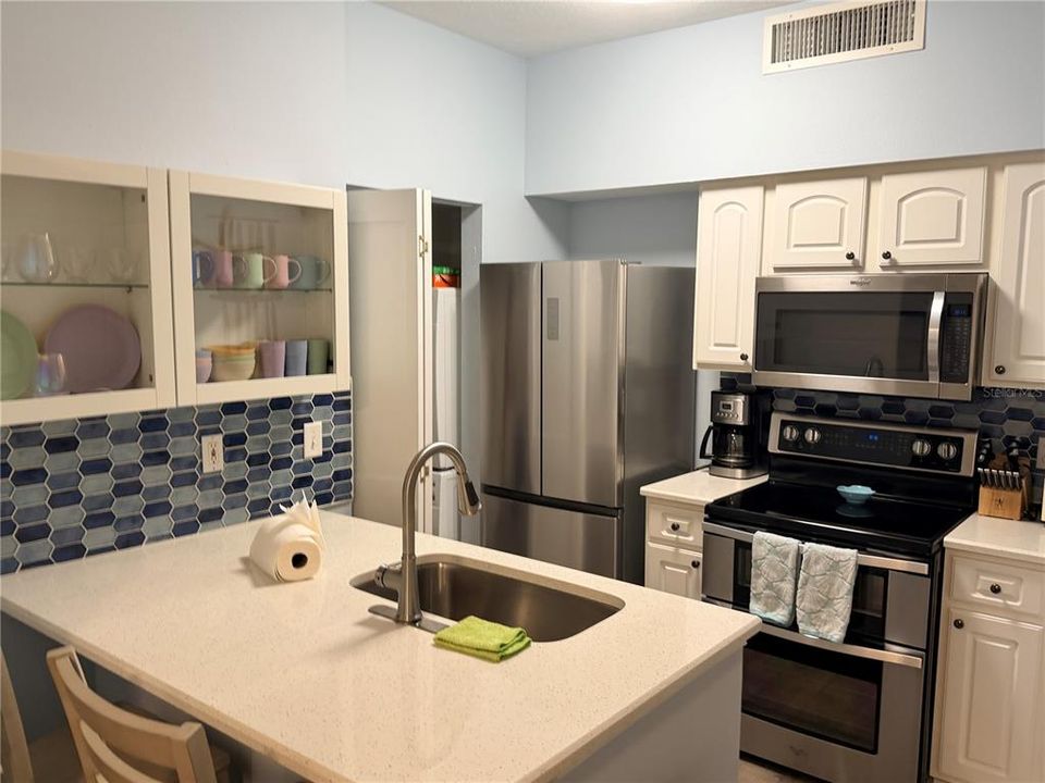 For Rent: $2,000 (1 beds, 1 baths, 572 Square Feet)
