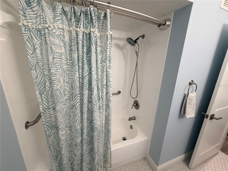 For Rent: $2,000 (1 beds, 1 baths, 572 Square Feet)