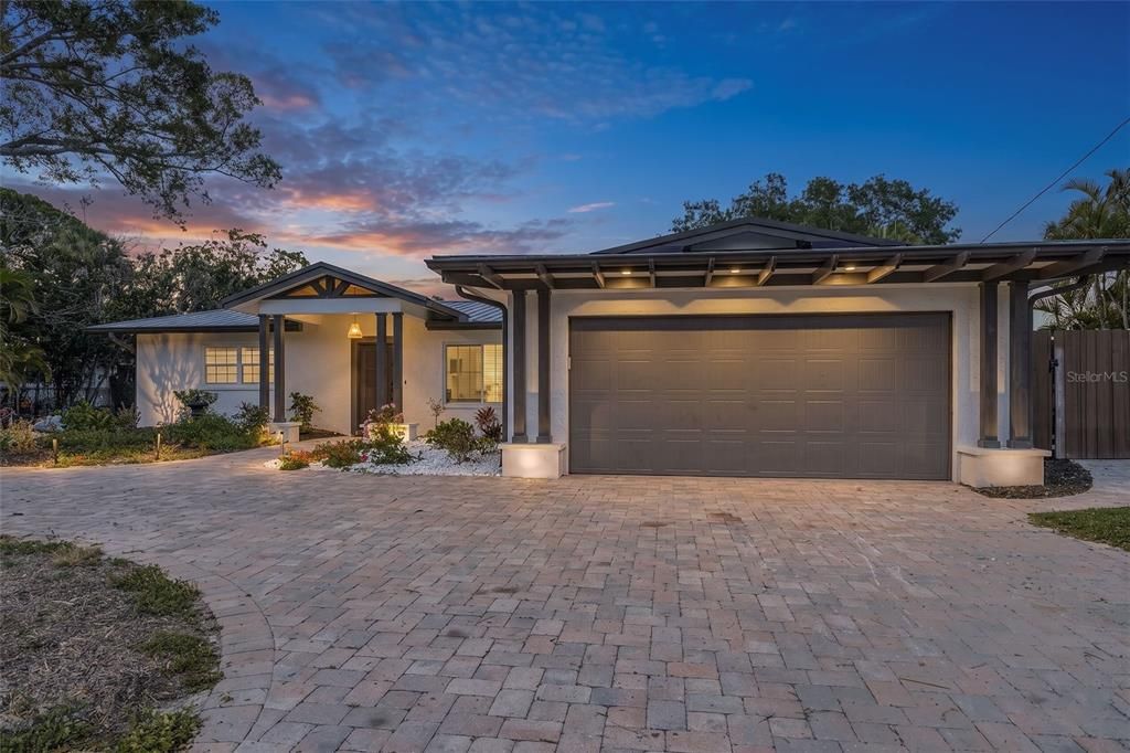 For Sale: $2,400,000 (4 beds, 3 baths, 2965 Square Feet)