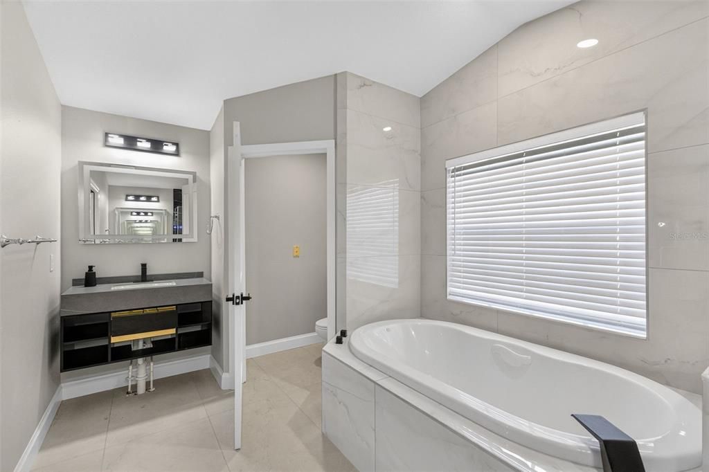 For Sale: $2,400,000 (4 beds, 3 baths, 2965 Square Feet)
