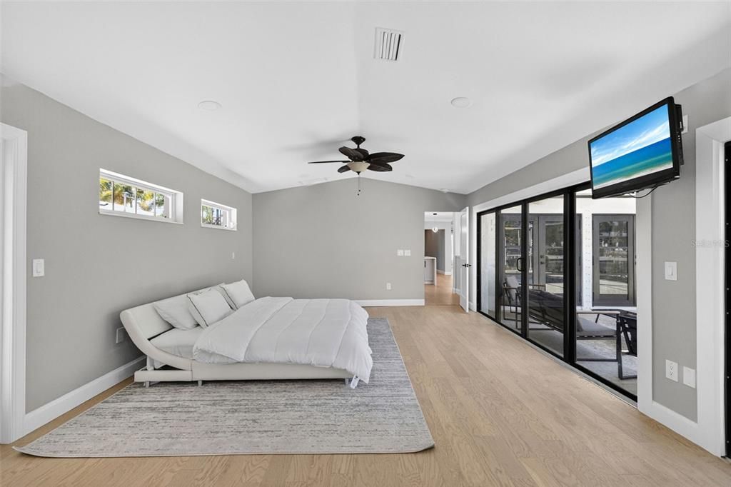 For Sale: $2,400,000 (4 beds, 3 baths, 2965 Square Feet)