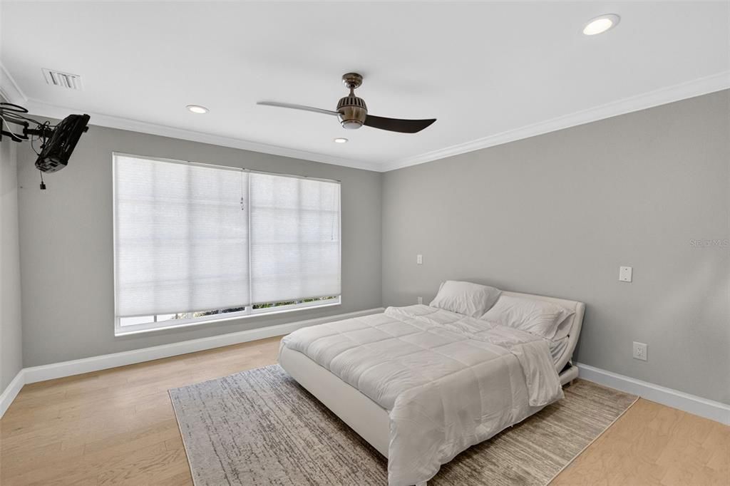 For Sale: $2,400,000 (4 beds, 3 baths, 2965 Square Feet)