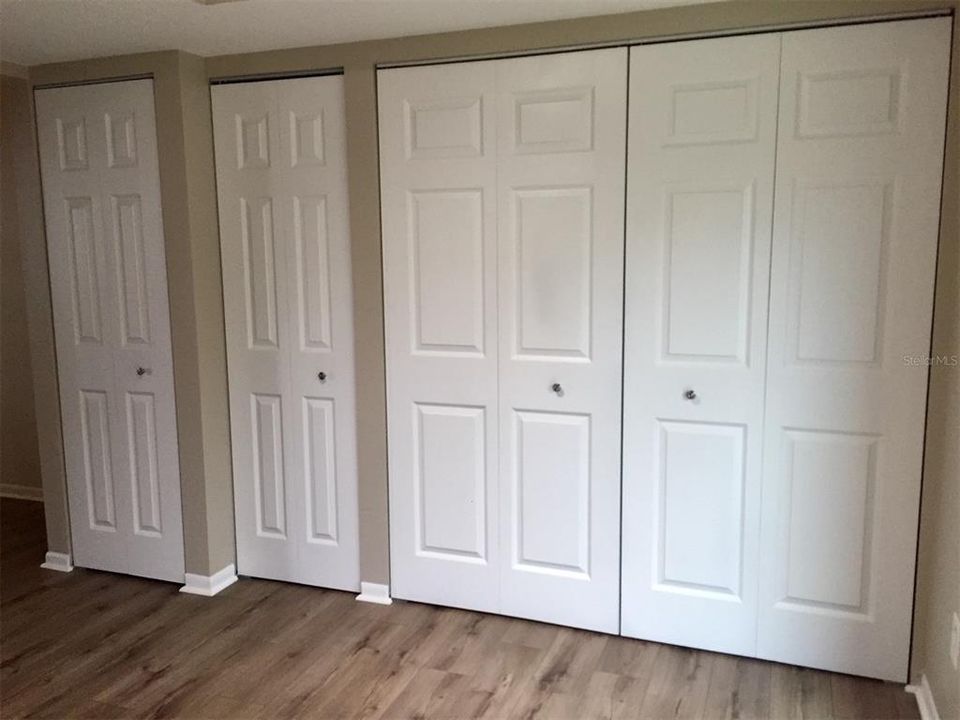 Active With Contract: $1,950 (2 beds, 1 baths, 800 Square Feet)