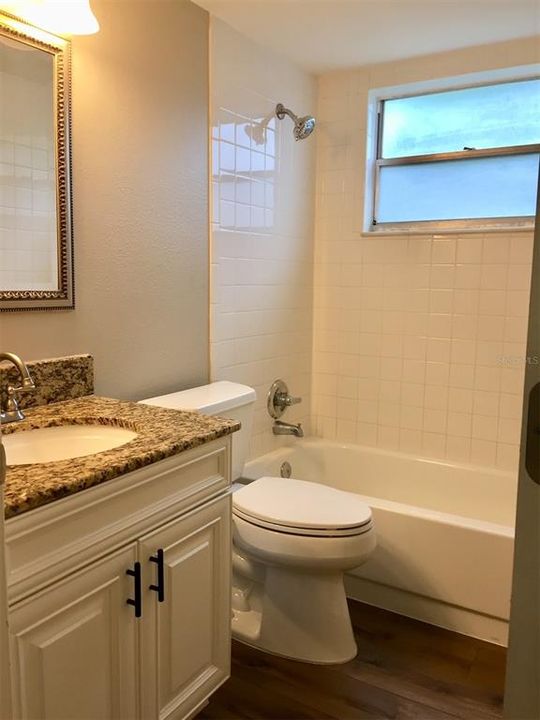 Active With Contract: $1,950 (2 beds, 1 baths, 800 Square Feet)