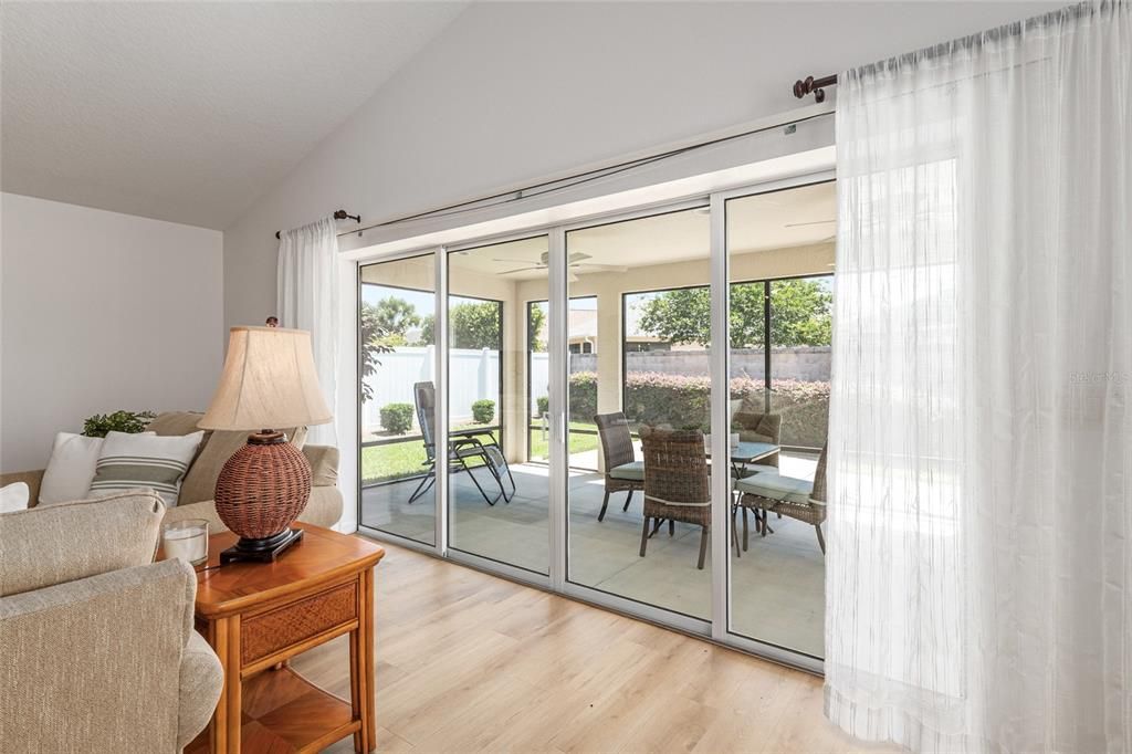 For Sale: $549,900 (3 beds, 2 baths, 1938 Square Feet)