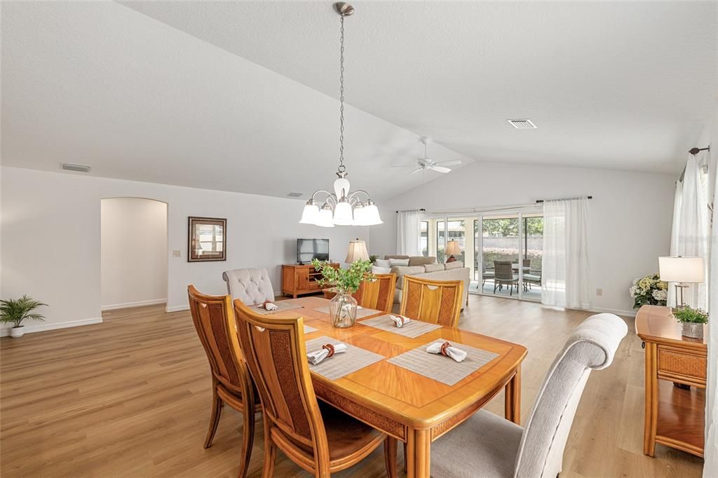 For Sale: $549,900 (3 beds, 2 baths, 1938 Square Feet)