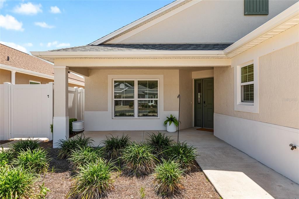 For Sale: $549,900 (3 beds, 2 baths, 1938 Square Feet)