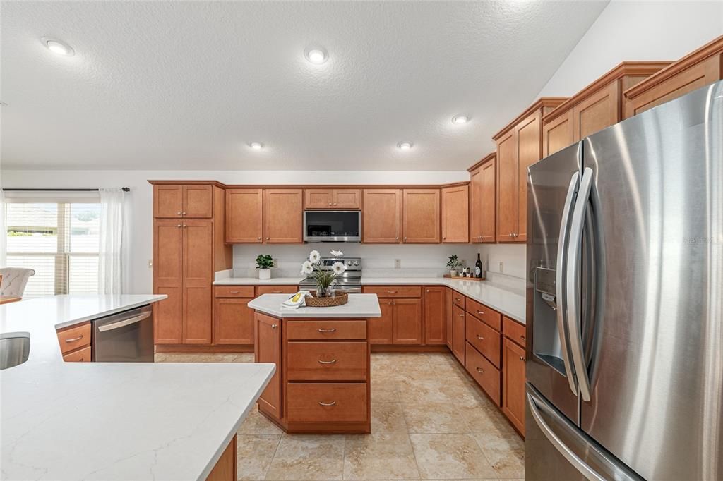 For Sale: $549,900 (3 beds, 2 baths, 1938 Square Feet)