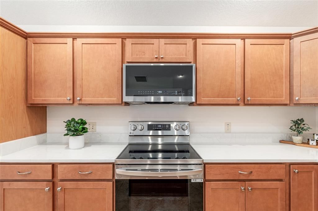 For Sale: $549,900 (3 beds, 2 baths, 1938 Square Feet)