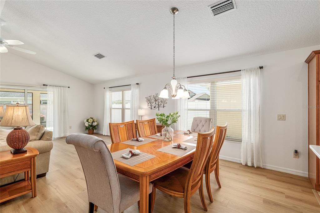 For Sale: $549,900 (3 beds, 2 baths, 1938 Square Feet)