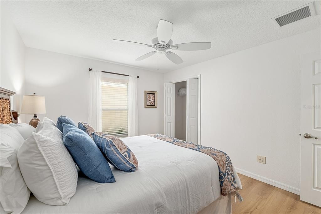 For Sale: $549,900 (3 beds, 2 baths, 1938 Square Feet)