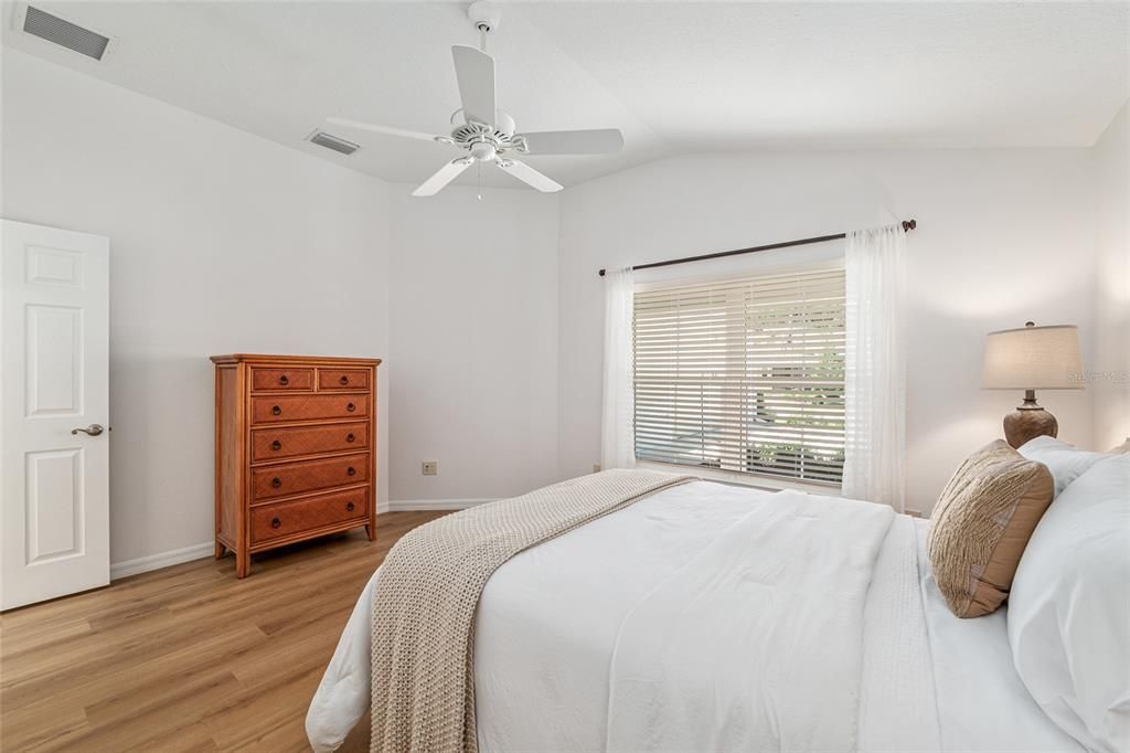 For Sale: $549,900 (3 beds, 2 baths, 1938 Square Feet)