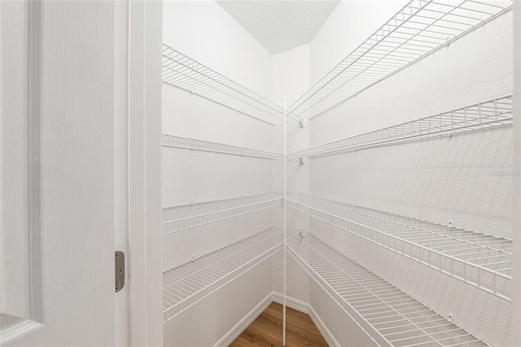 For Sale: $549,900 (3 beds, 2 baths, 1938 Square Feet)