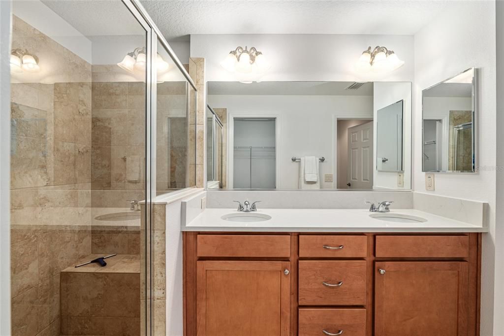 For Sale: $549,900 (3 beds, 2 baths, 1938 Square Feet)