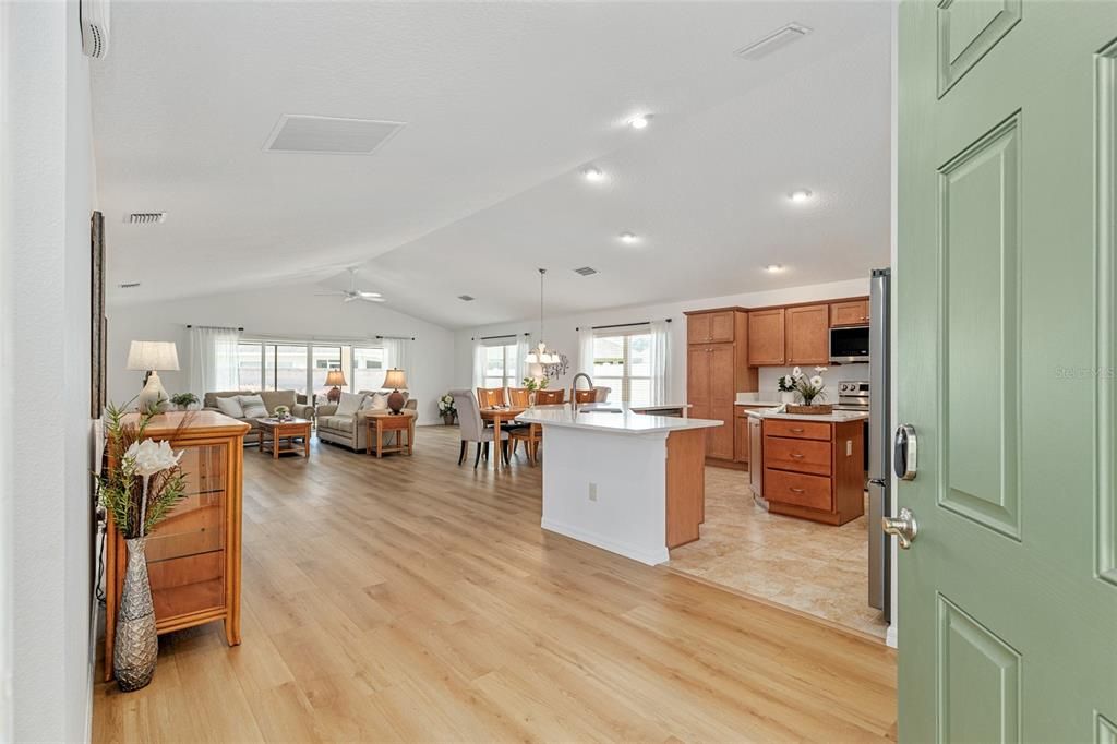 For Sale: $549,900 (3 beds, 2 baths, 1938 Square Feet)