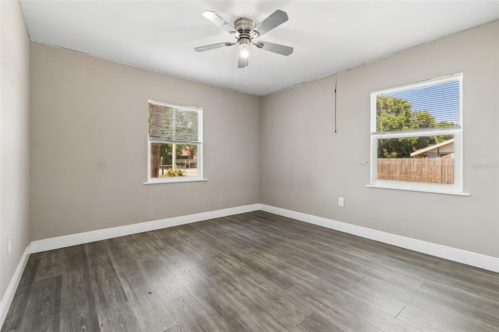 Activo con contrato: $219,900 (3 camas, 2 baños, 1388 Pies cuadrados)