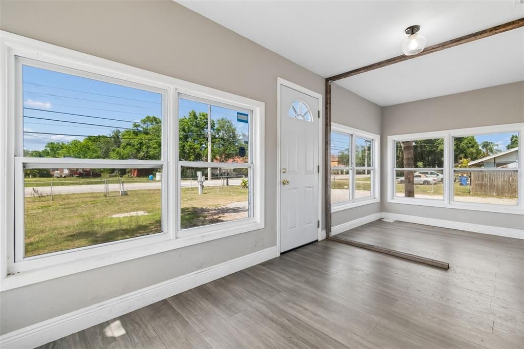Activo con contrato: $219,900 (3 camas, 2 baños, 1388 Pies cuadrados)