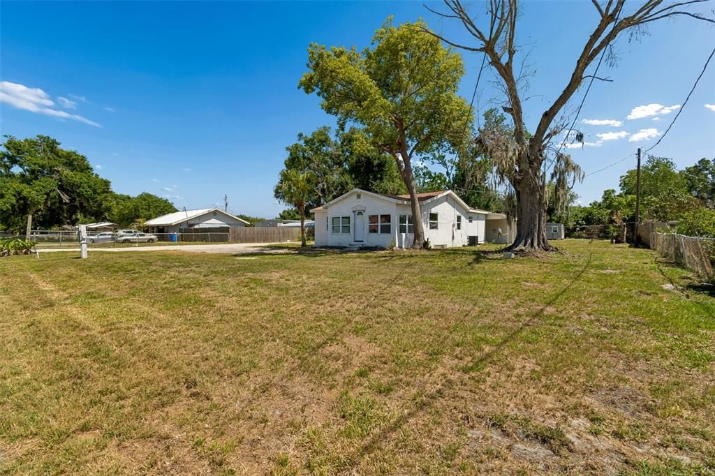 Activo con contrato: $219,900 (3 camas, 2 baños, 1388 Pies cuadrados)