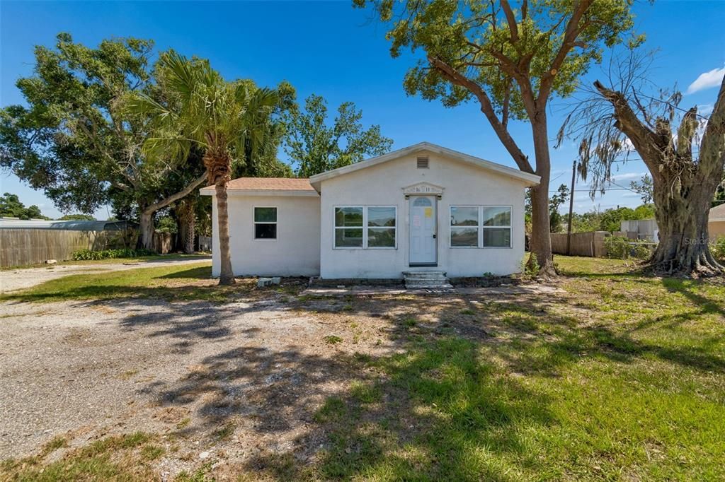 Activo con contrato: $219,900 (3 camas, 2 baños, 1388 Pies cuadrados)