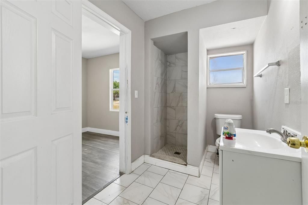 Activo con contrato: $219,900 (3 camas, 2 baños, 1388 Pies cuadrados)