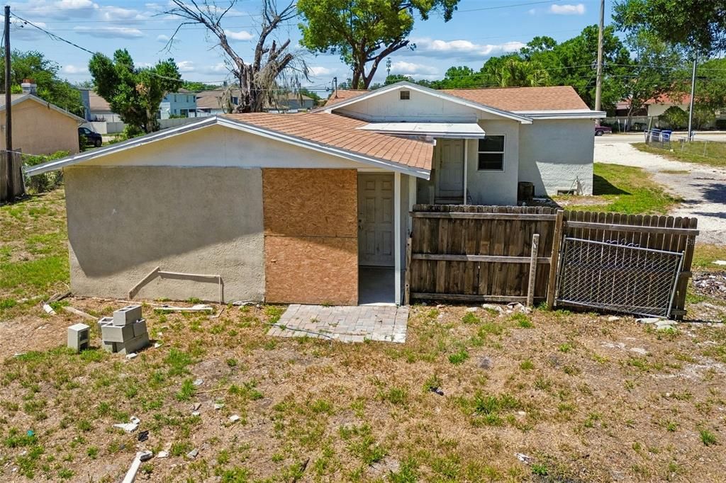 Activo con contrato: $219,900 (3 camas, 2 baños, 1388 Pies cuadrados)