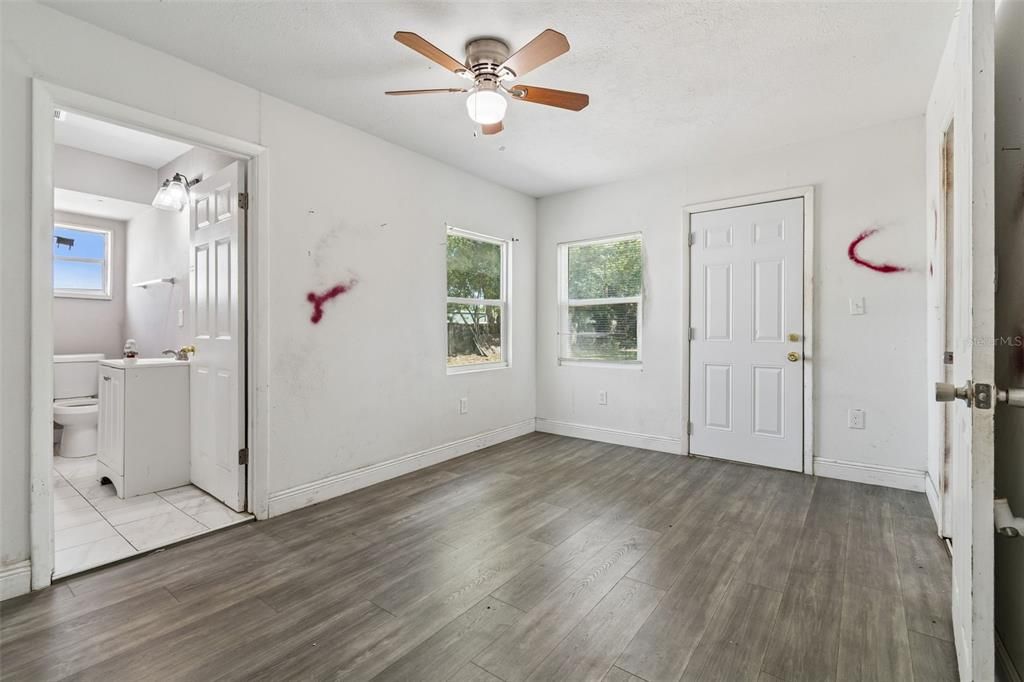 Activo con contrato: $219,900 (3 camas, 2 baños, 1388 Pies cuadrados)