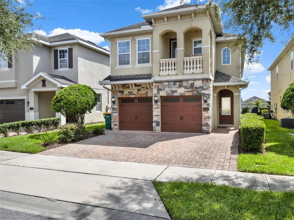 For Sale: $759,000 (5 beds, 5 baths, 3328 Square Feet)