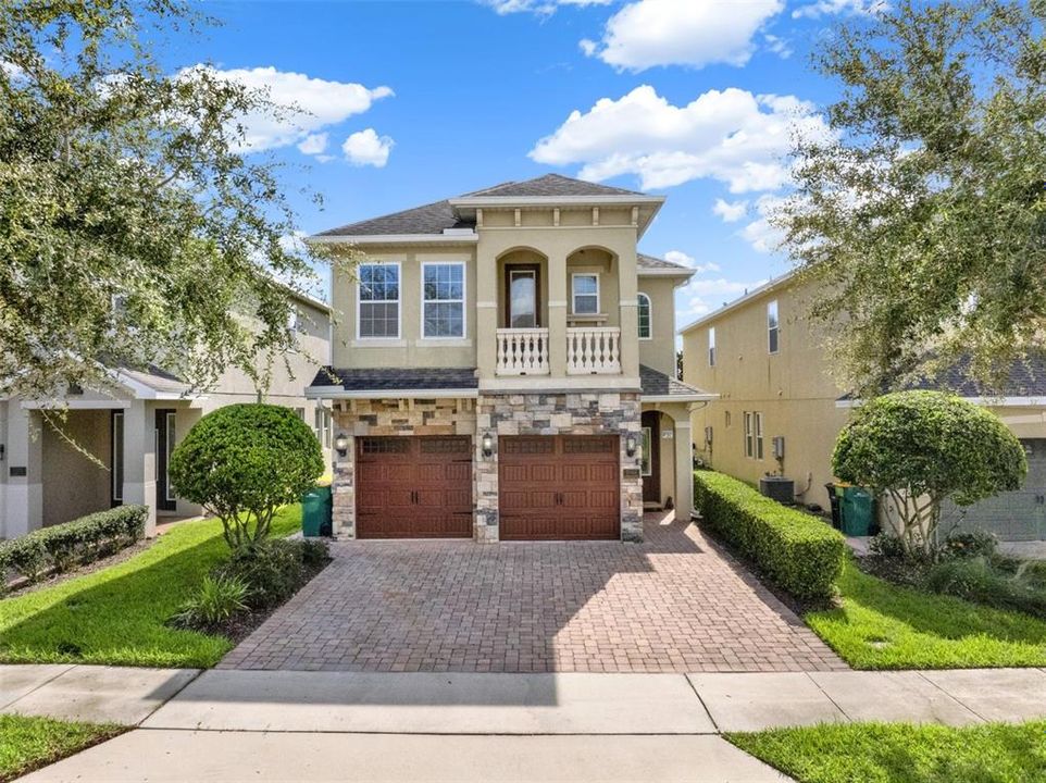 For Sale: $759,000 (5 beds, 5 baths, 3328 Square Feet)