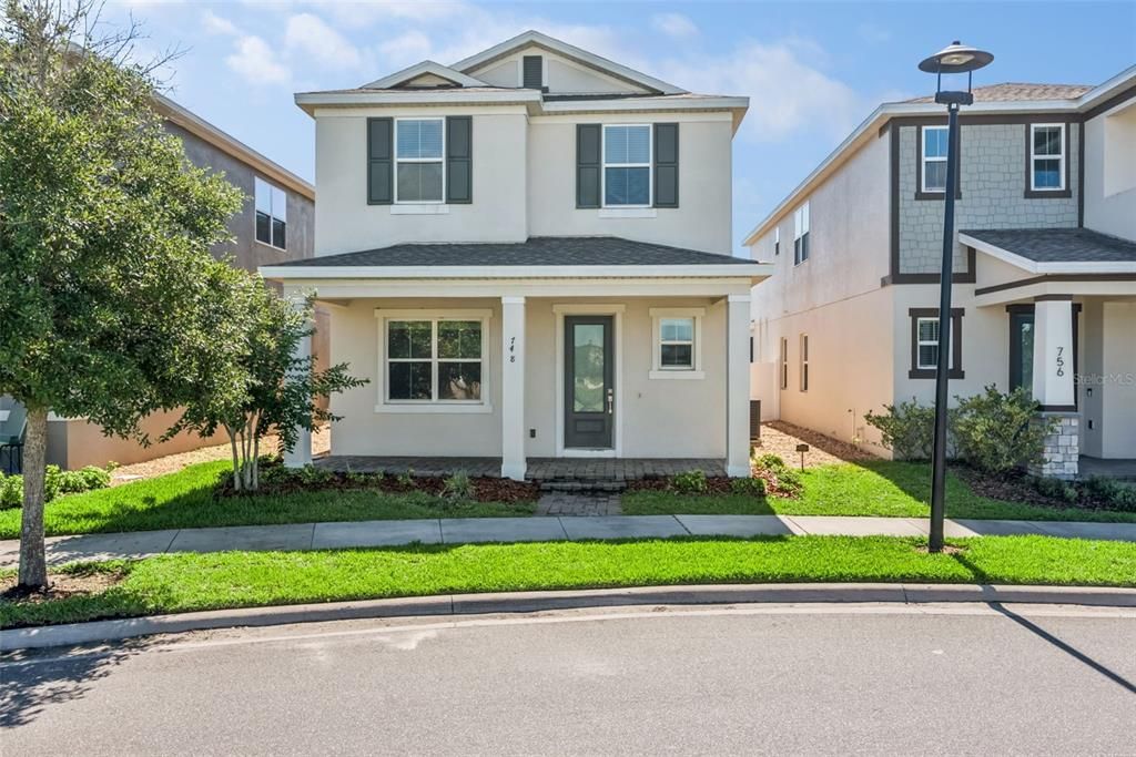 Active With Contract: $434,000 (4 beds, 3 baths, 2200 Square Feet)