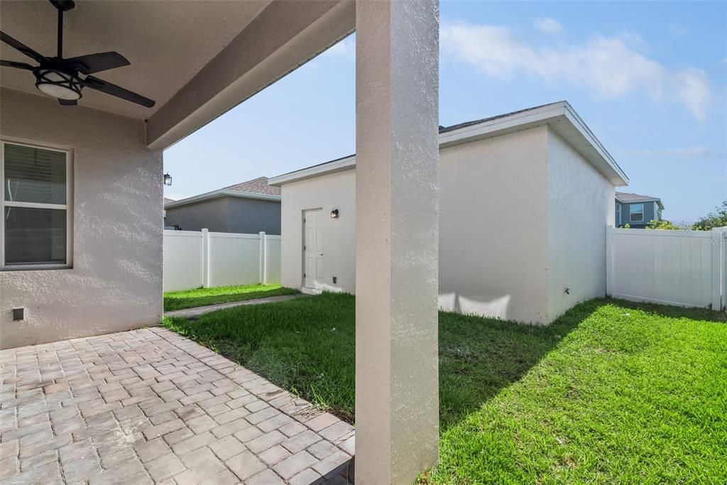 Active With Contract: $434,000 (4 beds, 3 baths, 2200 Square Feet)
