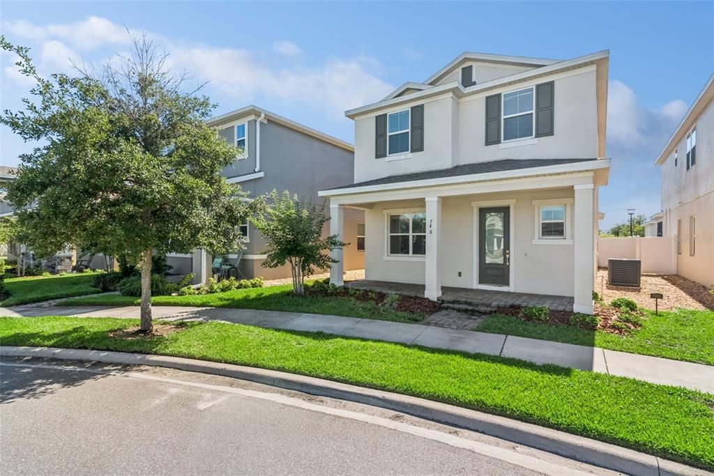 Active With Contract: $434,000 (4 beds, 3 baths, 2200 Square Feet)