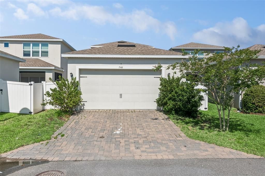 Active With Contract: $434,000 (4 beds, 3 baths, 2200 Square Feet)