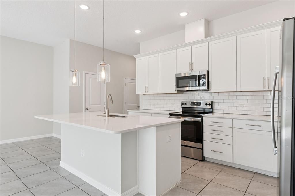 Active With Contract: $434,000 (4 beds, 3 baths, 2200 Square Feet)