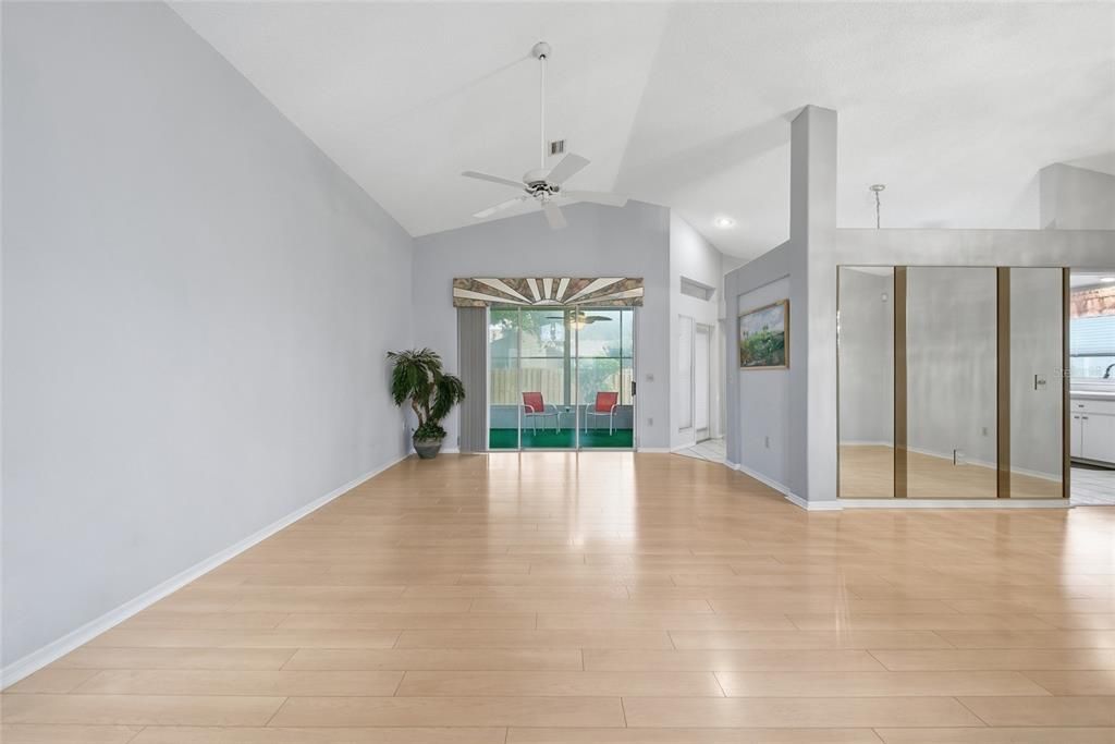En Venta: $339,000 (3 camas, 2 baños, 1469 Pies cuadrados)