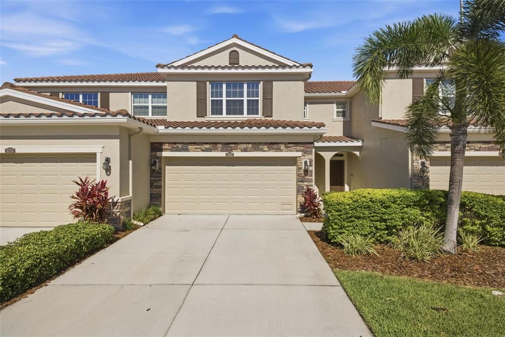 Active With Contract: $515,000 (3 beds, 2 baths, 1885 Square Feet)