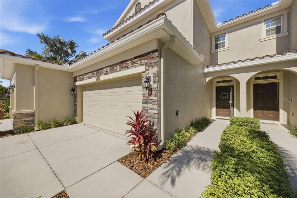 Active With Contract: $515,000 (3 beds, 2 baths, 1885 Square Feet)