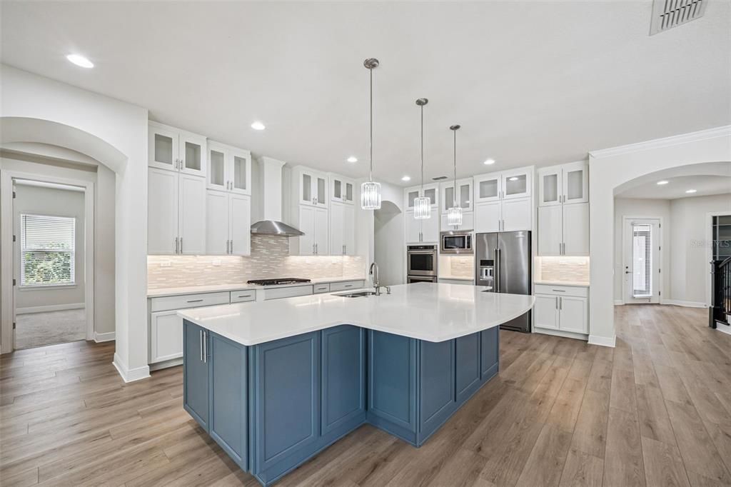 For Sale: $1,435,000 (5 beds, 5 baths, 5437 Square Feet)